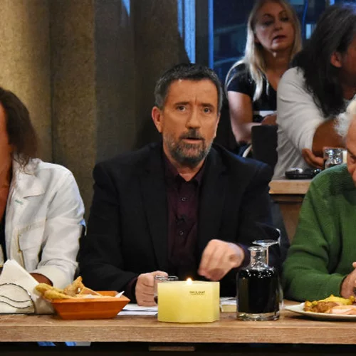 «Στην υγειά μας ρε παιδιά» με Βασίλη Παπακωνσταντίνου