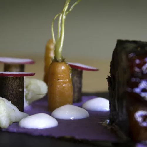 Τραγί και κουκουβάγια στο ίδιο τραπέζι 