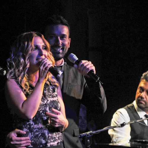 Δρόμος στρωμένος με αγαπημένα τραγούδια