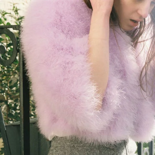 Chloe Perrin: λανσάρει τη πρώτη της σειρά με jacket 