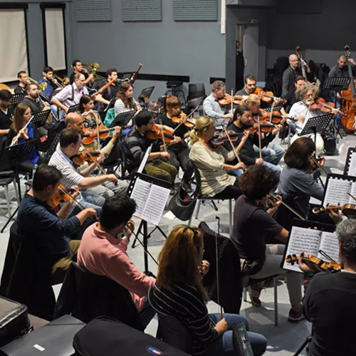 Μια νέα ορχήστρα (Φιλαρμόνια Αθηνών) στην υπηρεσία της νεοελληνικής έντεχνης μουσικής δημιουργίας 