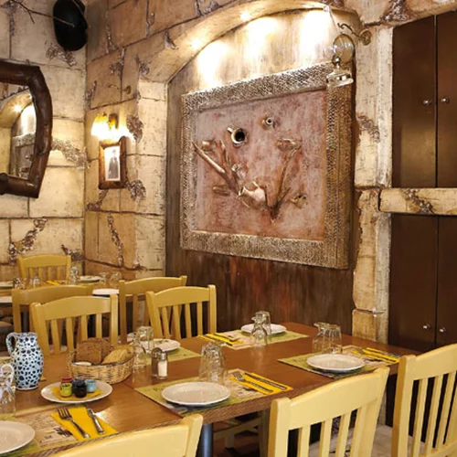 «Τα Ρωμανάκια»: Της Κρήτης νοστιμάδα 