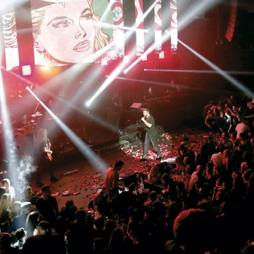 14 νυχτερινά σχήματα για τις φετινές γιορτές 