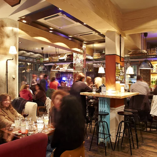 Ανατρεπτικά  ζευγαρώματα ανάμεσα σε ποτό και φαγητό στο «9 Βήτα»