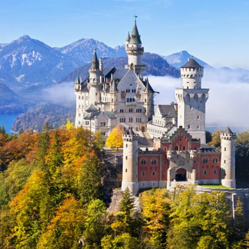 Παραμυθένια κάστρα της Ευρώπης που εξάπτουν την ταξιδιωτική μας φαντασία