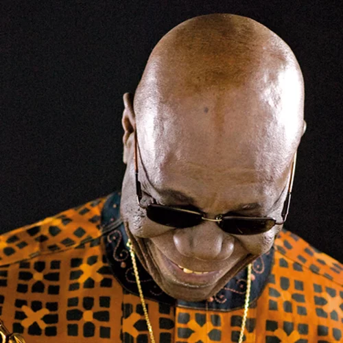 Ο Manu Dibango και όλα τα grooves του κόσμου