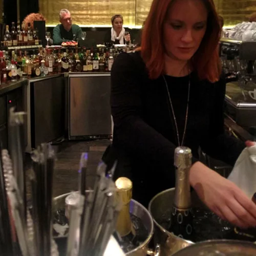 Η πρώτη Golden Wednesday γέμισε το Golden Hall «Χρυσές Φυσαλίδες» 