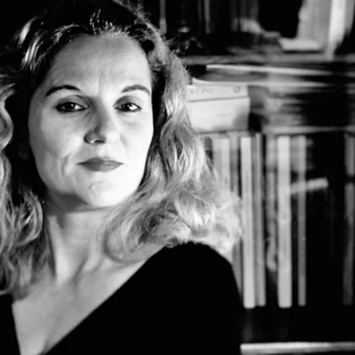 Μαριάννα Κάλμπαρη: «Η κρίση υπάρχει όταν το παλιό πεθαίνει και το νέο δεν μπορεί να γεννηθεί»