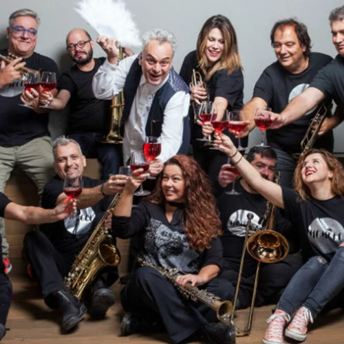 Η "Εσχάτη Κωμωδία" του Βορρά στο Half Note