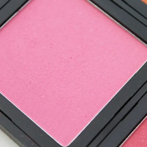 Σκιά ματιών: Ποιο χρώμα θα φορεθεί πολύ αυτή την άνοιξη; 