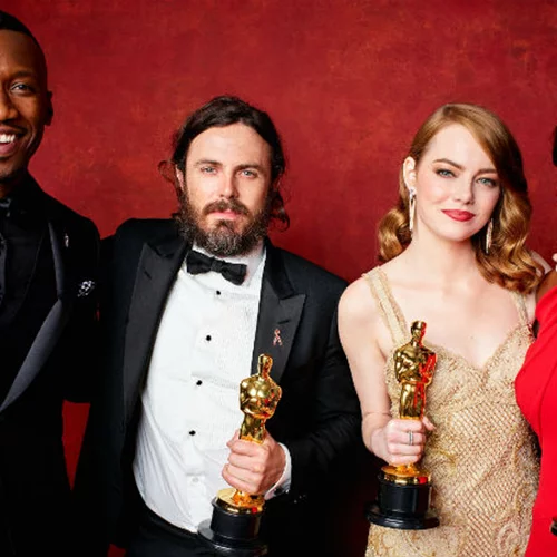 Θρίαμβος του «Moonlight»: Τεράστια οσκαρική έκπληξη και on stage γκάφα!