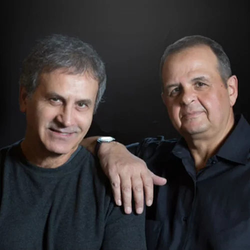 Ο Γιώργος Νταλάρας και ο Βαγγέλης Κορακάκης αγκαλιάζουν το λαϊκό τραγούδι