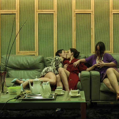 Οι προβοκάτορες της Nova Melancholia αφήνουν τα υπόγεια και βρίσκουν... Στέγη