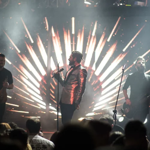 Γιατί γίνεται χαμός στις ΜΕΛΙSSES;