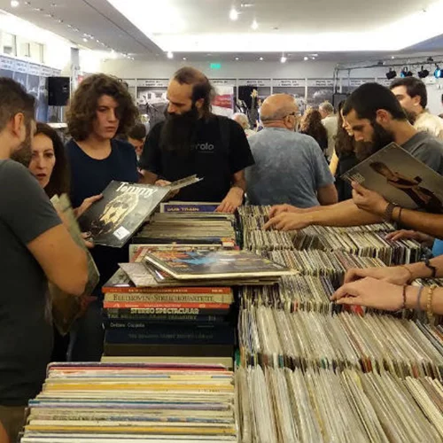 Η ώρα του Vinyl is Back!