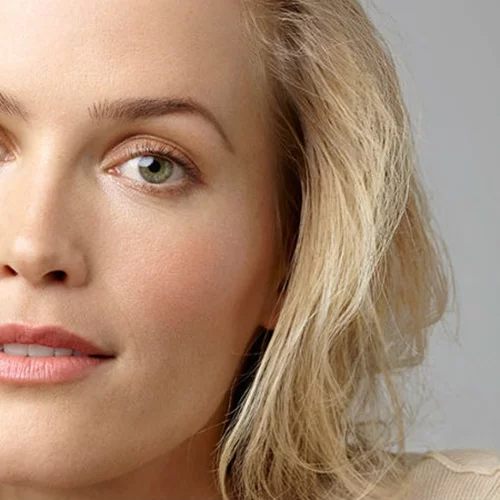 5 makeup tricks για γυναίκες 40+ από την Bobbi Brown