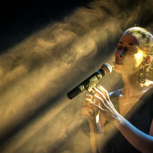 Η Μαρίζα Ρίζου μας καλεί να βγούμε "Μαζί Της Στο Φως"