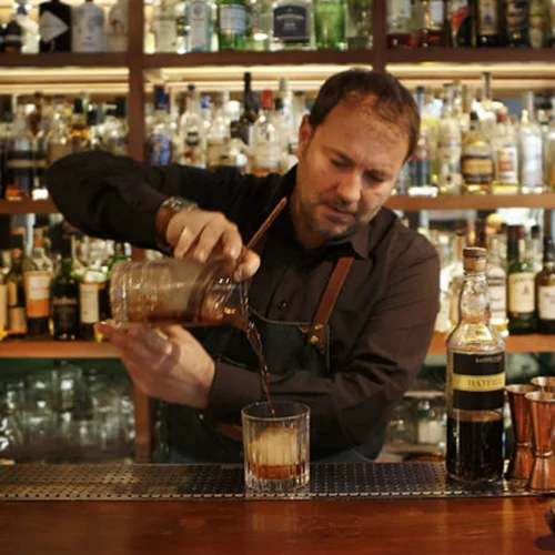 Whiskey με κλασική γοητεία στην μπάρα του «Feedέλ»