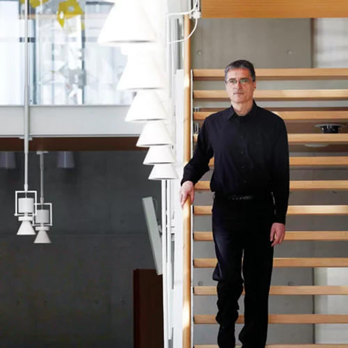 Ο Γιώργος Κουμεντάκης θέλει αιχμηρές παραγωγές στη Λυρική και όχι πυροτεχνήματα