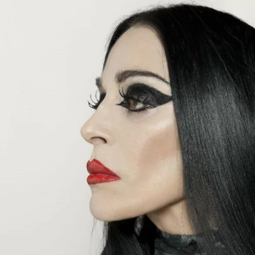 Η Diamanda Galas τραγουδάει το "Άνοιξε πέτρα" του Μίμη Πλέσσα!