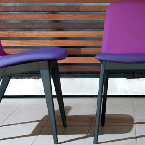 Ένδον: η ελληνική επιχείρηση επιπλοποιίας, που κατάφερε να μετατρέψει το οικογενειακό σε παγκόσμιο 