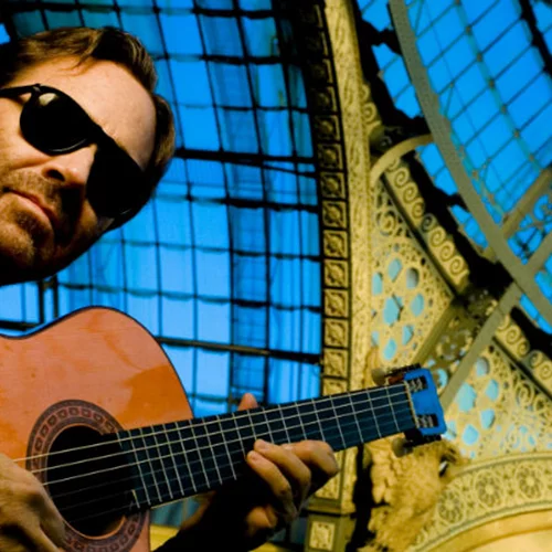 Ο Al Di Meola με τα Κίτρινα Ποδήλατα και την Ορχήστρα Σύγχρονης Μουσικής