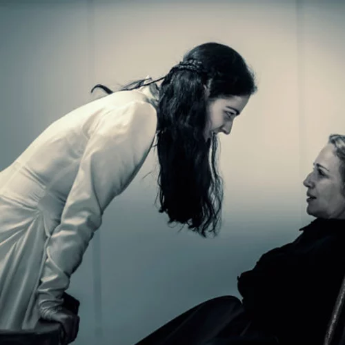 Νέα έκρηξη πρεμιερών