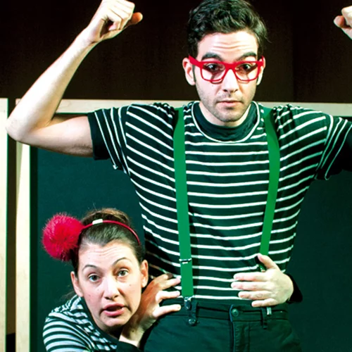 Παραστάσεις στη βιβλιοθήκη