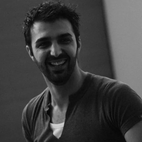 Ο Τάσος Μπεκιάρης μας συστήνεται