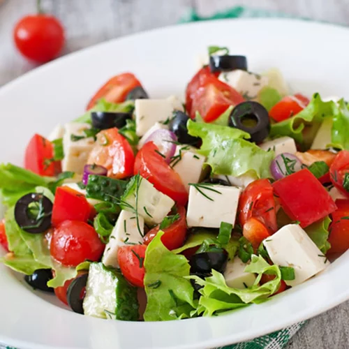 Κλασική Χωριάτικη στα «Κανάρια»