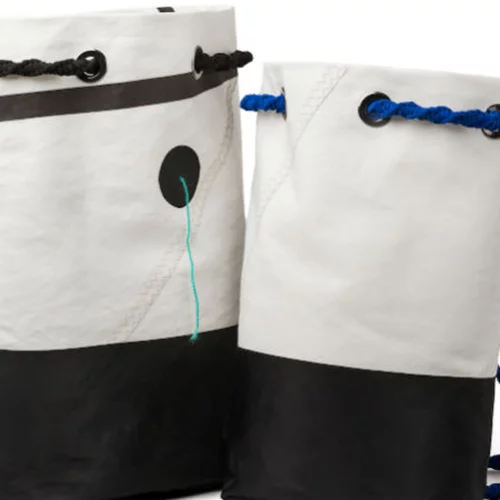 Η Zeus+Dione και η Salty Bag ταξιδεύουν μαζί στη θάλασσα