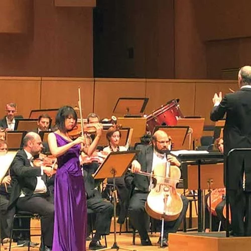 Οι ρομαντικές εμμονές (Ρίχ. Στράους – Μάλερ) της ΚΟΑ και η σπουδαία βιολίστρια Τιάνγουα Γιανγκ