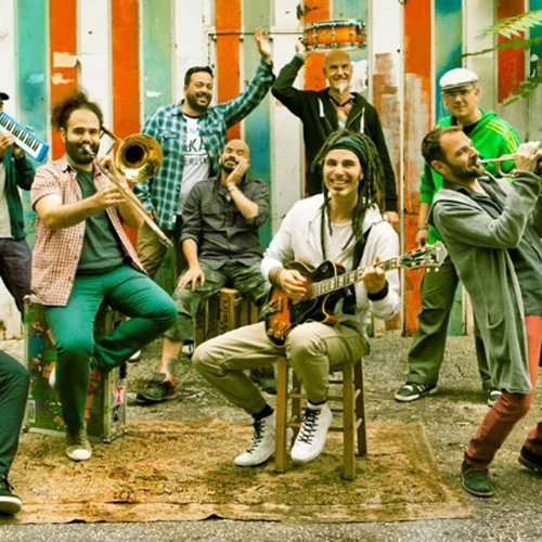 Ξέφρενο beach party με τους Locomondo