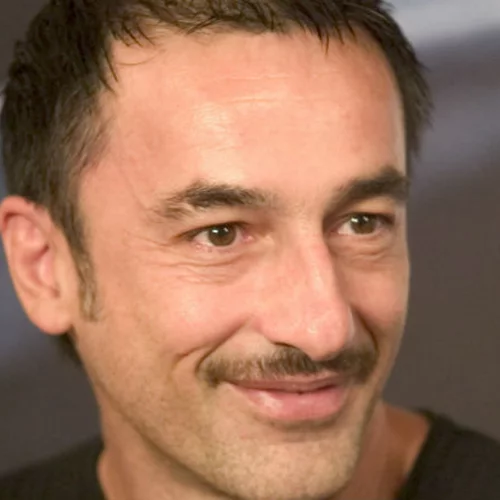 Ο Δημήτρης Παπαϊωάννου χορογραφεί την ομάδα της Πίνα Μπάους