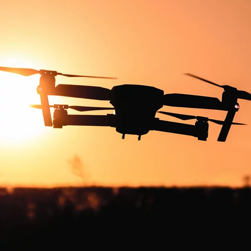 Drones: εμπορικά διαθέσιμο και... hacking για παράνομες πτήσεις