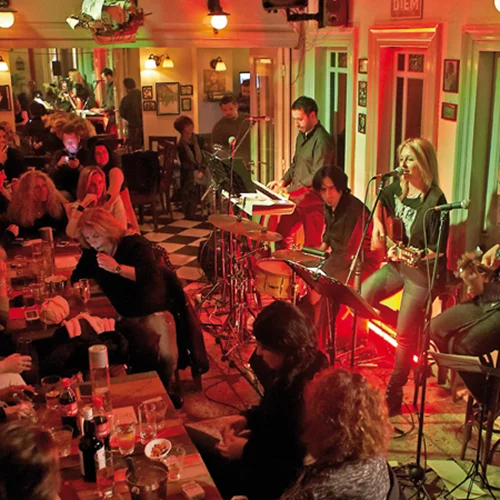 Καλοκαιρινά στέκια για live μουσική