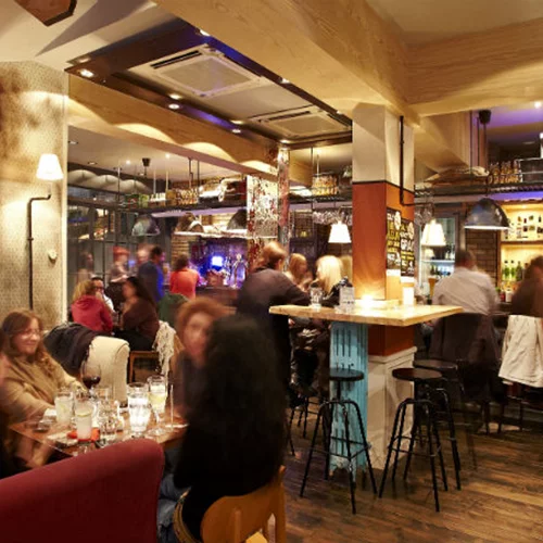 Swing-άτα γενέθλια στο «9Βήτα Home Bar»