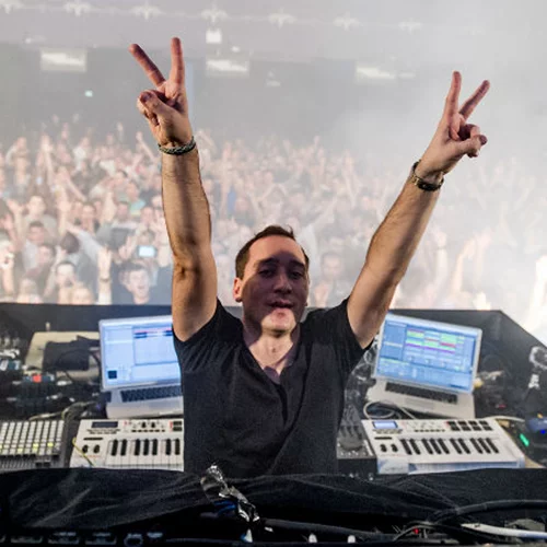 Χέρια ψηλά για τον Paul Van Dyk