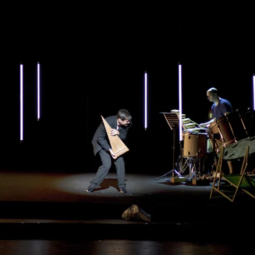 Ασκήσεις μουσικού θεάτρου («Τρέλα» – «Έσσεται ήμαρ…»)  με αβέβαιο επίκαιρο στίγμα 