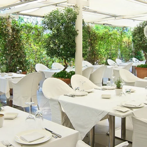 Το άπαιχτο μεσημεριανό μενού του «Milos»