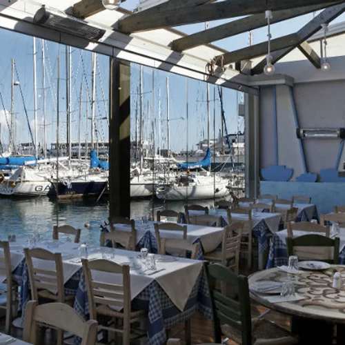 7 ταβέρνες by the sea!