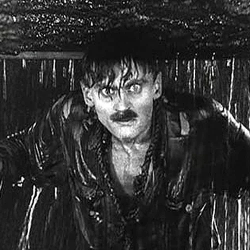 Σύμφωνα με το Νόμο