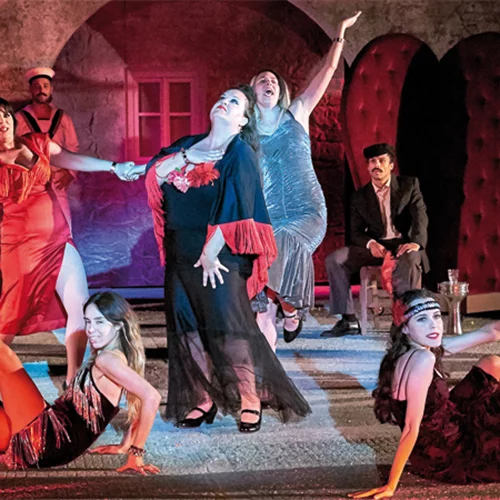 8+1 παραστάσεις υπερθέαμα! 