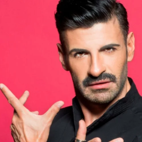 Ο Παναγιώτης Πετράκης φλέγεται από πάθος! Κι ο ουρανίσκος μας, επίσης...