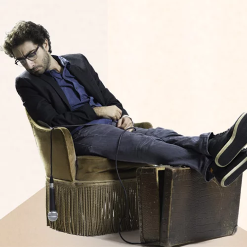 Λάμπρο Φισφή, μπορείς να μας πεις καμιά ατάκα από την παράστασή σου; 