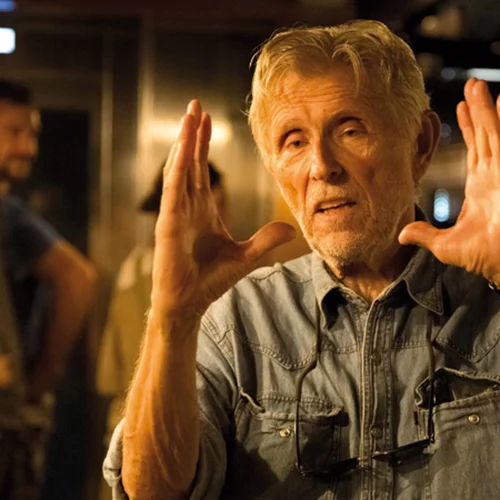 Ο Νίκος Περάκης μας αποκαλύπτει γιατί το «Success Story» είναι μια «γκρίζα κωμωδία»