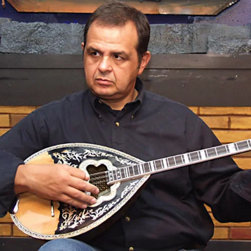 Ο Βαγγέλης Κορακάκης επιστρέφει στο στέκι του