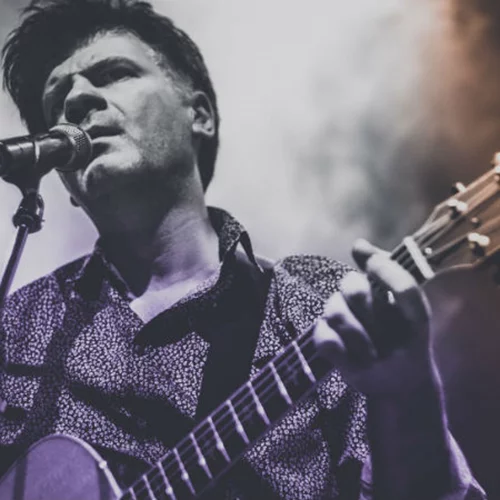 Ο Φοίβος Δεληβοριάς βάζει μια τάξη στο χάος