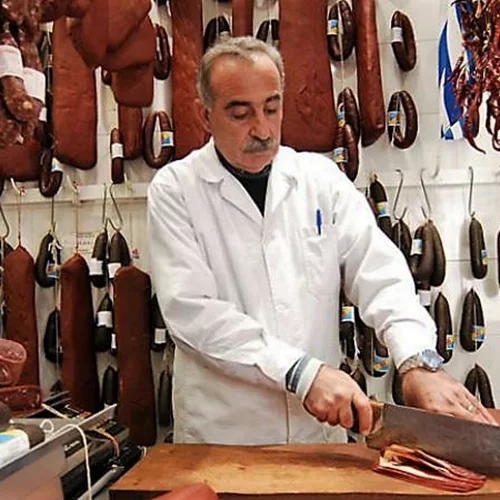 Στην Ομόνοια γεύεσαι ακόμα παλιά Αθήνα: έξι στέκια με γευστική παράδοση πολλών δεκαετιών