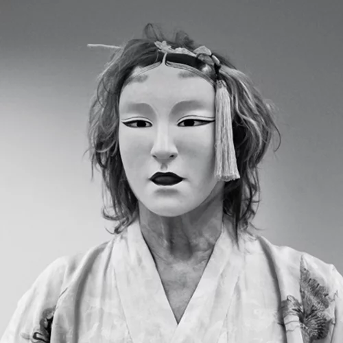 Ο Φίλιππος Τσαλαχούρης μας μιλά για το πώς μαζί με τον Μιχαήλ Μαρμαρινό μετατρέπουν το Θέατρο Νο σε μουσική συμφωνία 